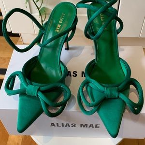 PRICE DROP Size 8 Alias Mae emerald green satin shoes.